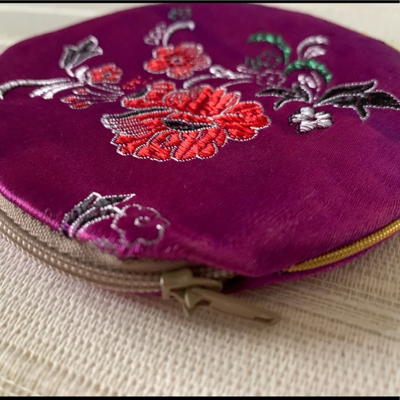 South Korean Handmade Magenta Coin Purse! - Picture 3 of 4